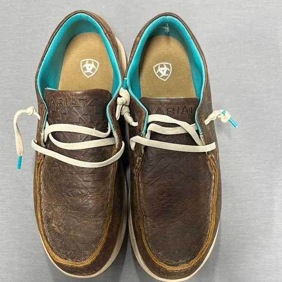 Ariat Embossed Brown Leather Hilos with Turquoise Accents - Picture 2 of 6